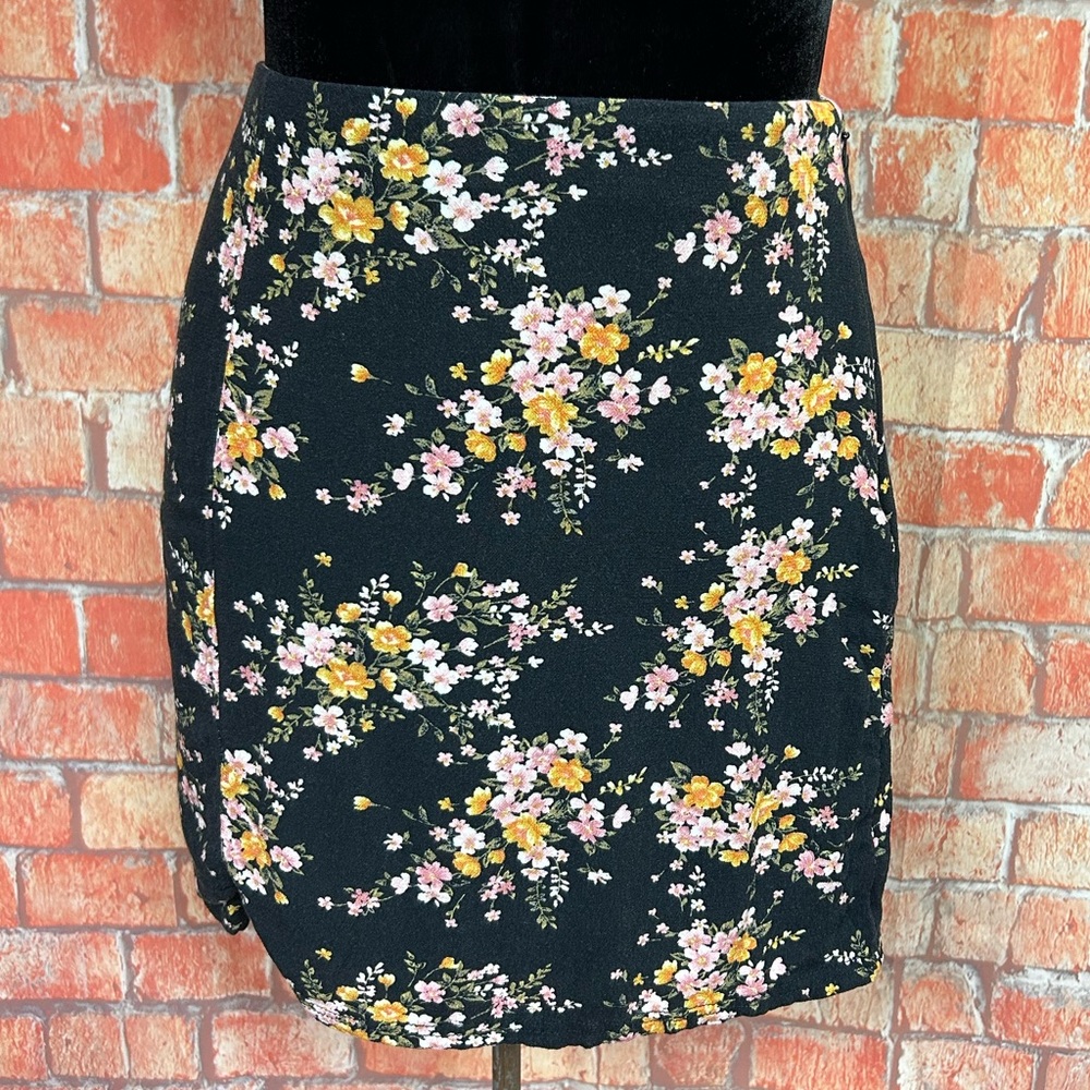 American‎ Eagle Floral Mini Skirt